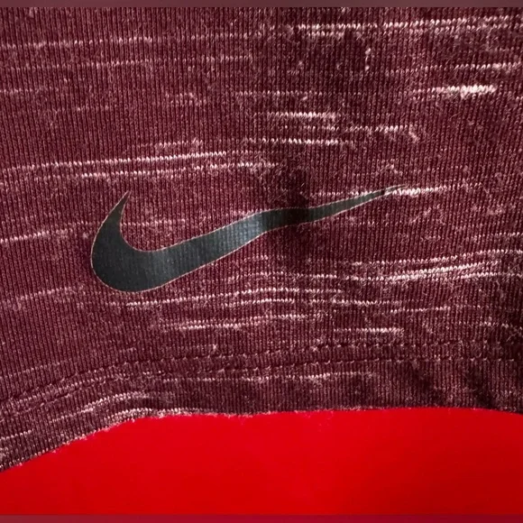 #354-Nike Burgundy Dri-FIT Lightweight T-Shirt Hoodie Size XS - Picture 4 of 4